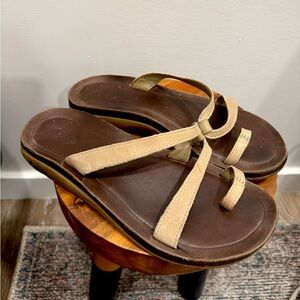 Chaco cream leather slides Size 8
